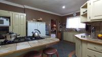 Kitchen - 30 square meters of property in Sinoville