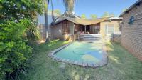Swimming Pool of property in Sinoville