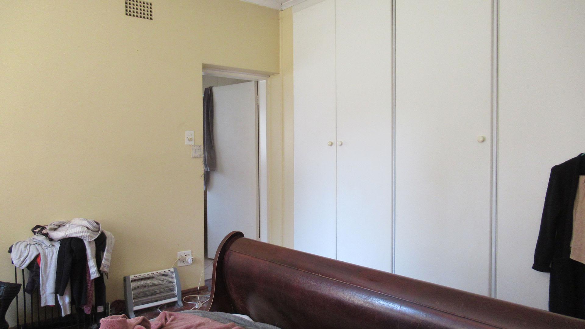 Main Bedroom - 25 square meters of property in Three Rivers