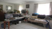 Lounges - 110 square meters of property in Three Rivers