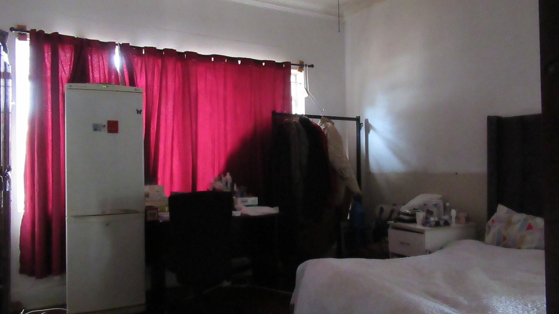 Main Bedroom - 23 square meters of property in Kensington - JHB
