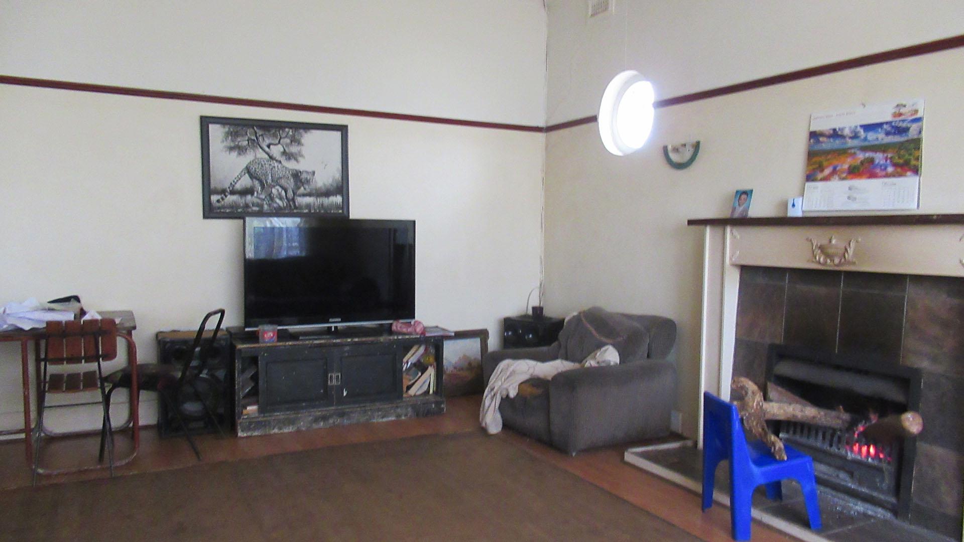 Lounges - 42 square meters of property in Kensington - JHB