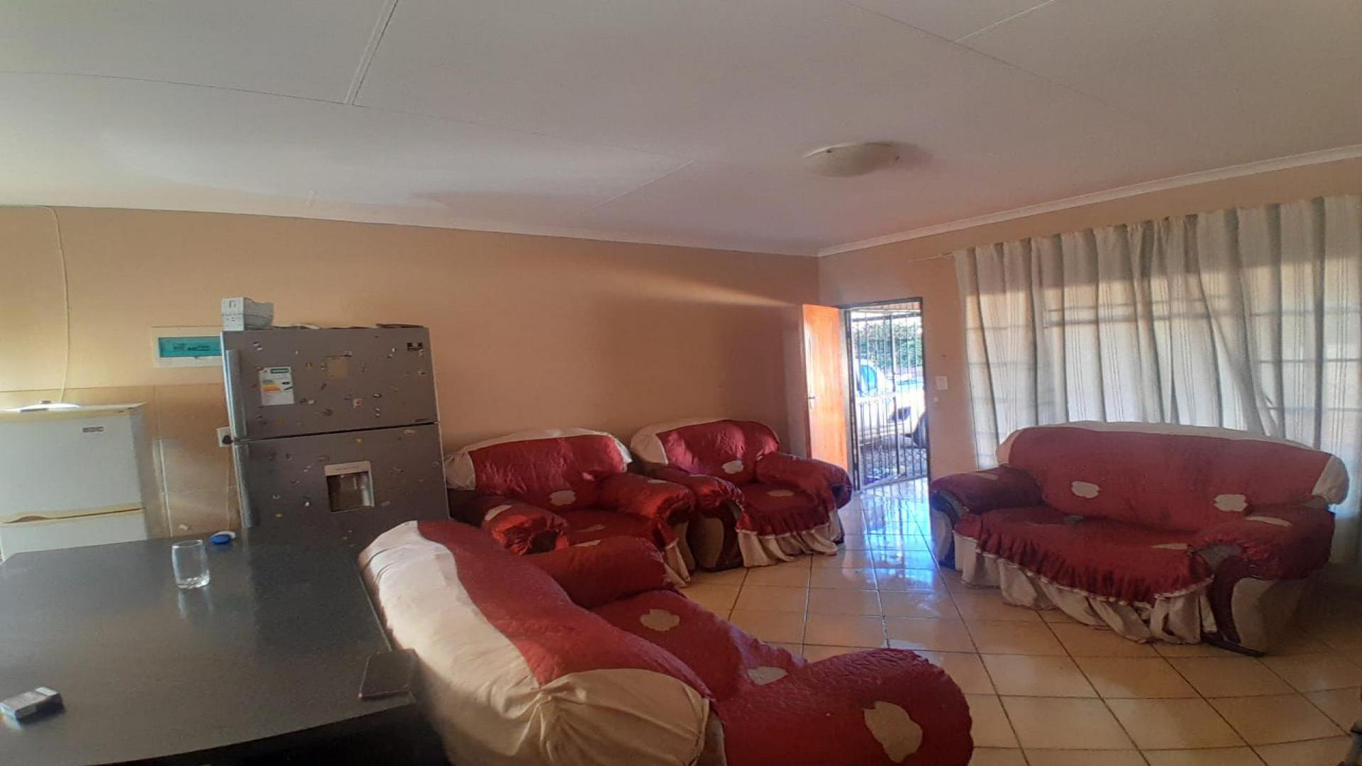 Lounges of property in Kathu