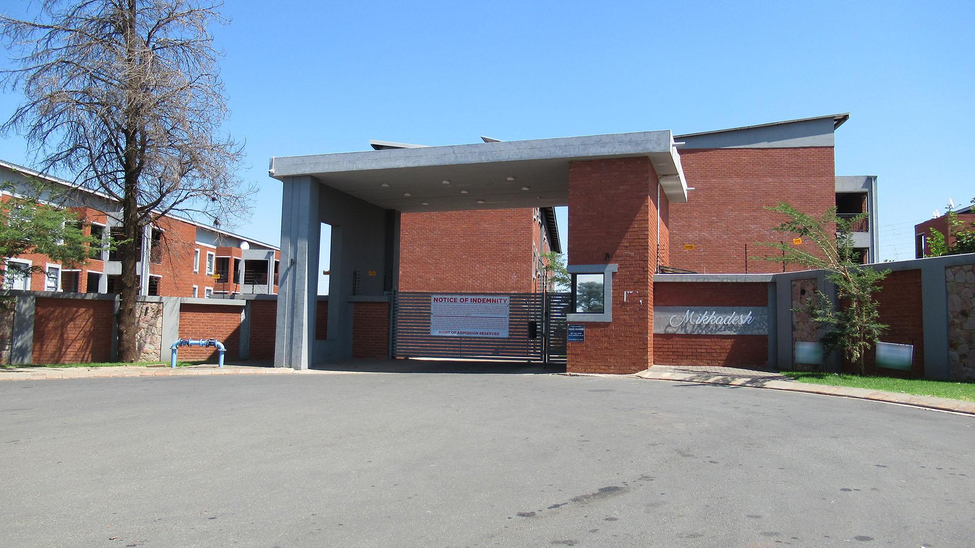 Front View of property in Witpoortjie