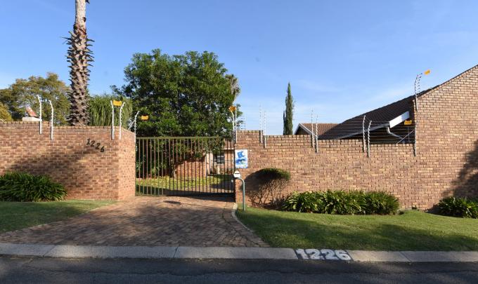 4 Bedroom House for Sale For Sale in Weltevreden Park - MR715127
