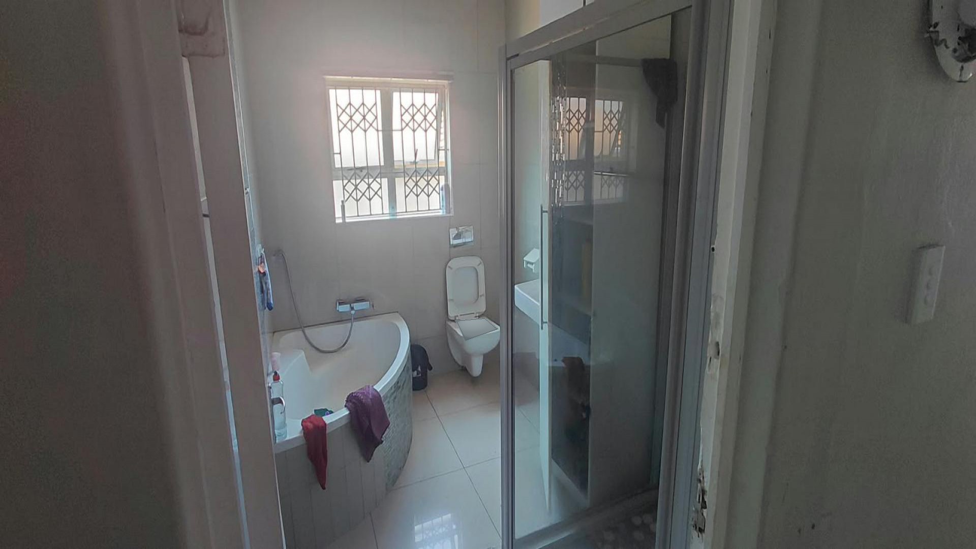 Bathroom 1 of property in Grosvenor