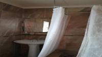 Bathroom 2 of property in Ficksburg
