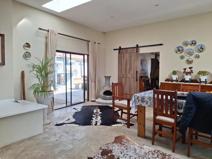4 Bedroom House  - MR715145