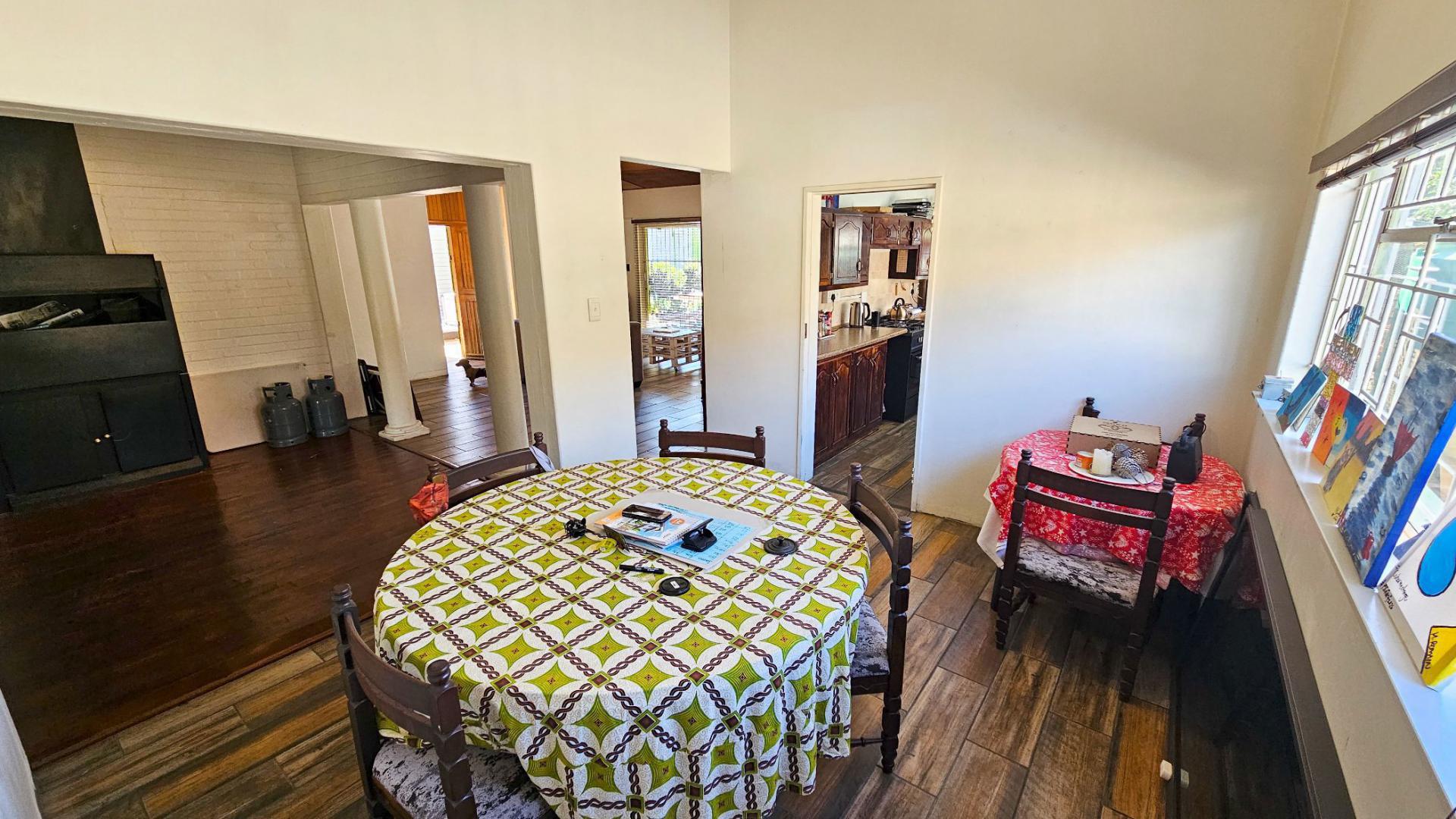 Dining Room of property in Uitsig