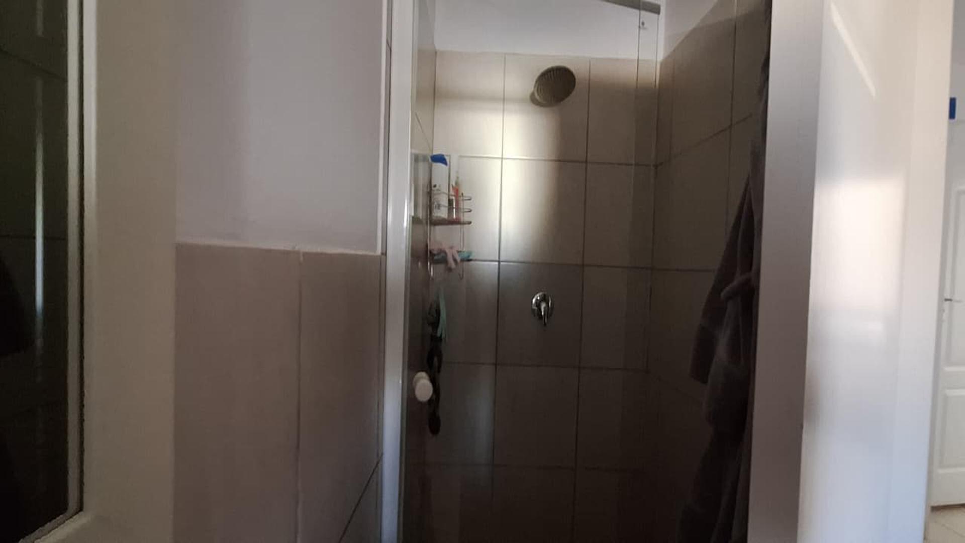 Main Bedroom - 5 square meters of property in Rynfield AH