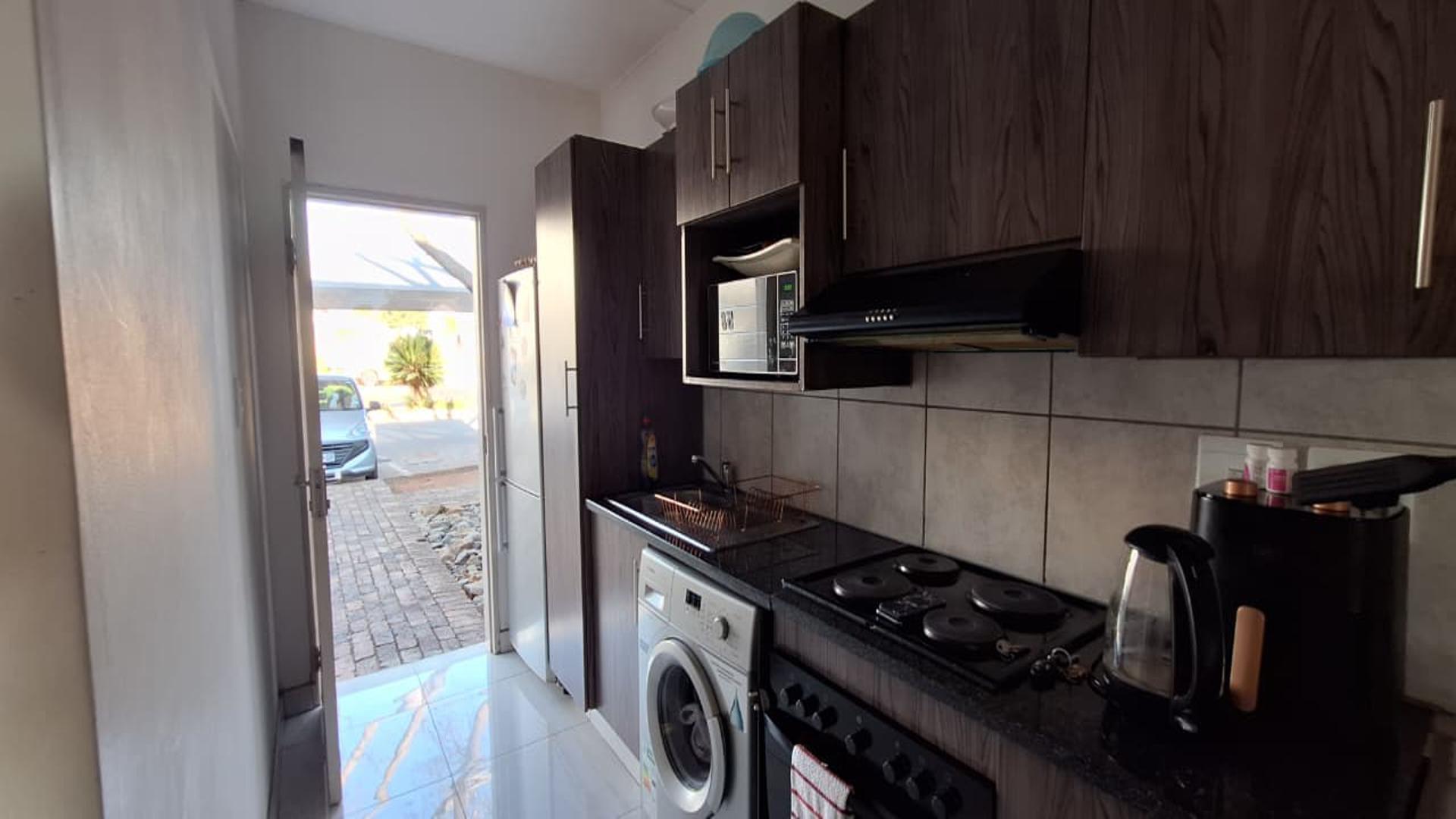 Kitchen - 5 square meters of property in Rynfield AH