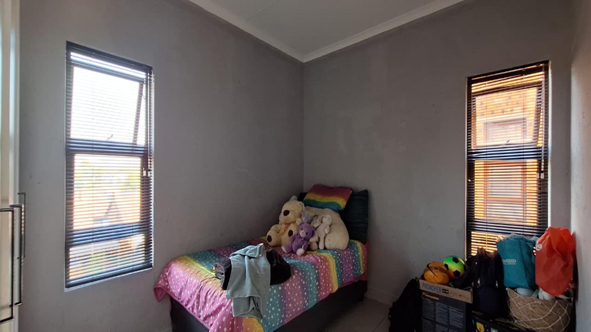 Bed Room 1 - 7 square meters of property in Boundary Park