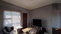 Lounges - 15 square meters of property in Boundary Park