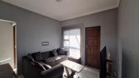 Lounges - 15 square meters of property in Boundary Park