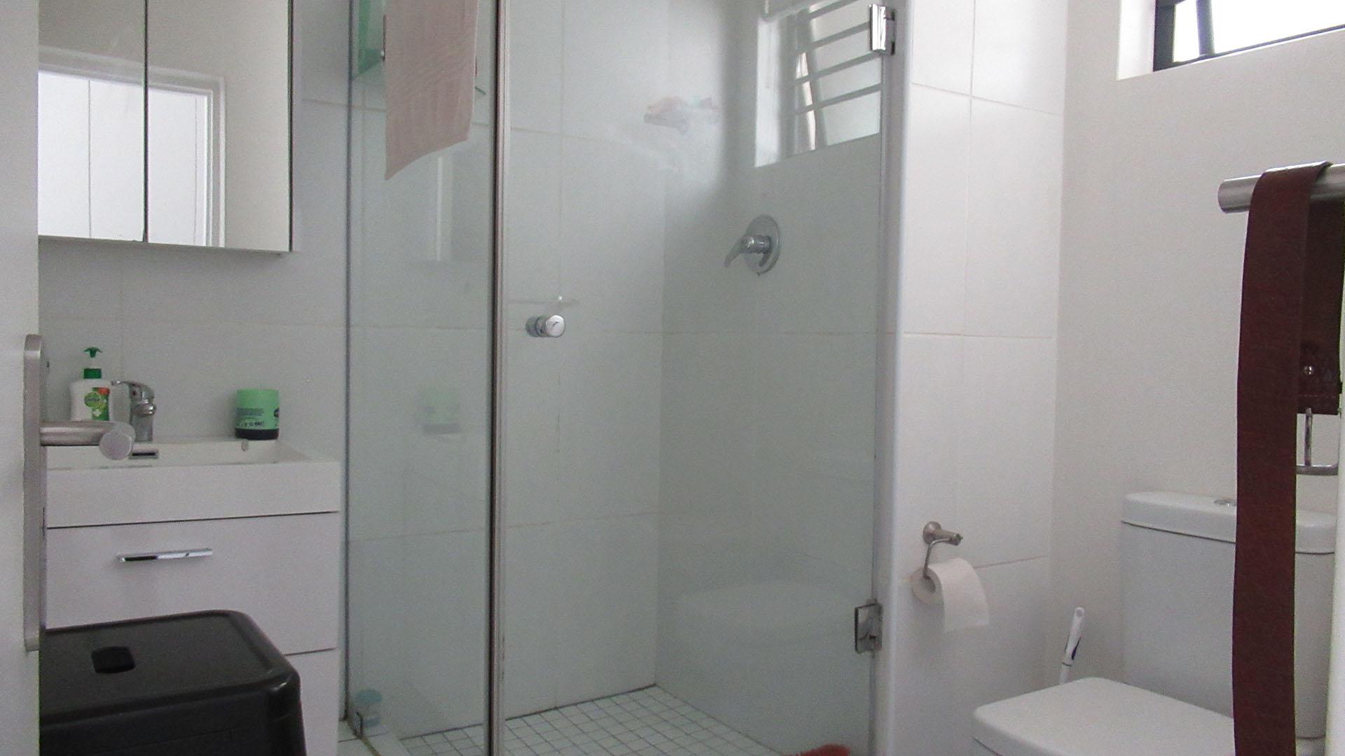 Bathroom 1 - 5 square meters of property in Beverley