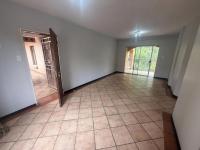  of property in Die Hoewes