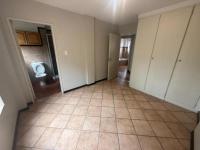  of property in Die Hoewes