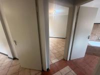  of property in Die Hoewes