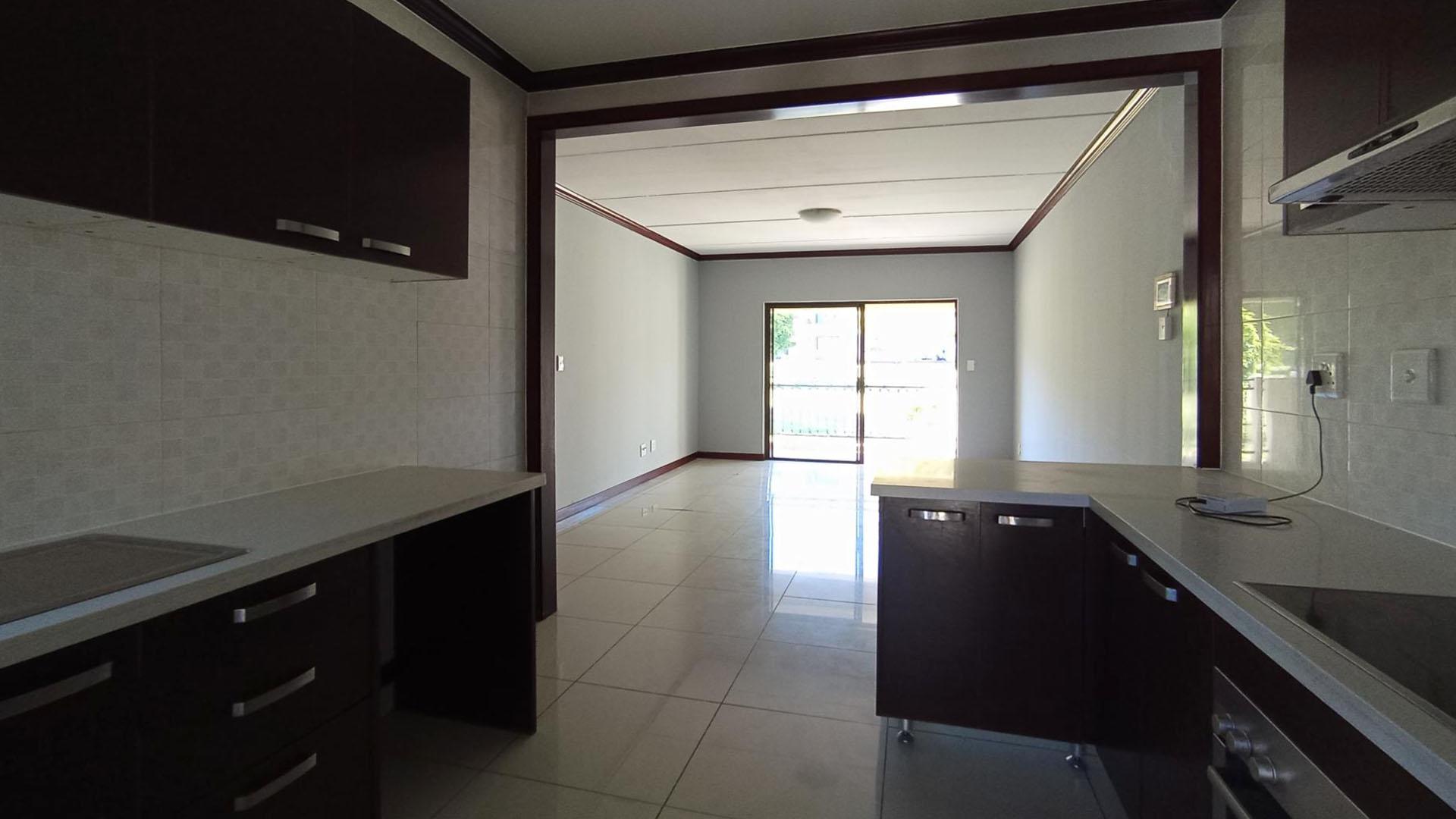 Kitchen - 13 square meters of property in Summerset