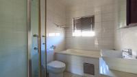 Bathroom 1 - 7 square meters of property in Summerset
