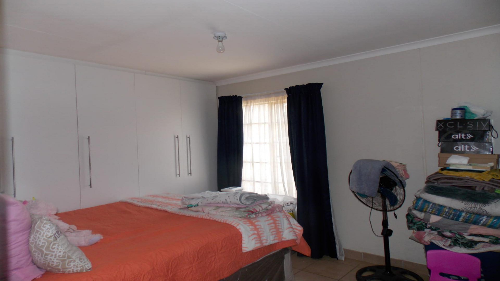Bed Room 1 of property in Palm Ridge