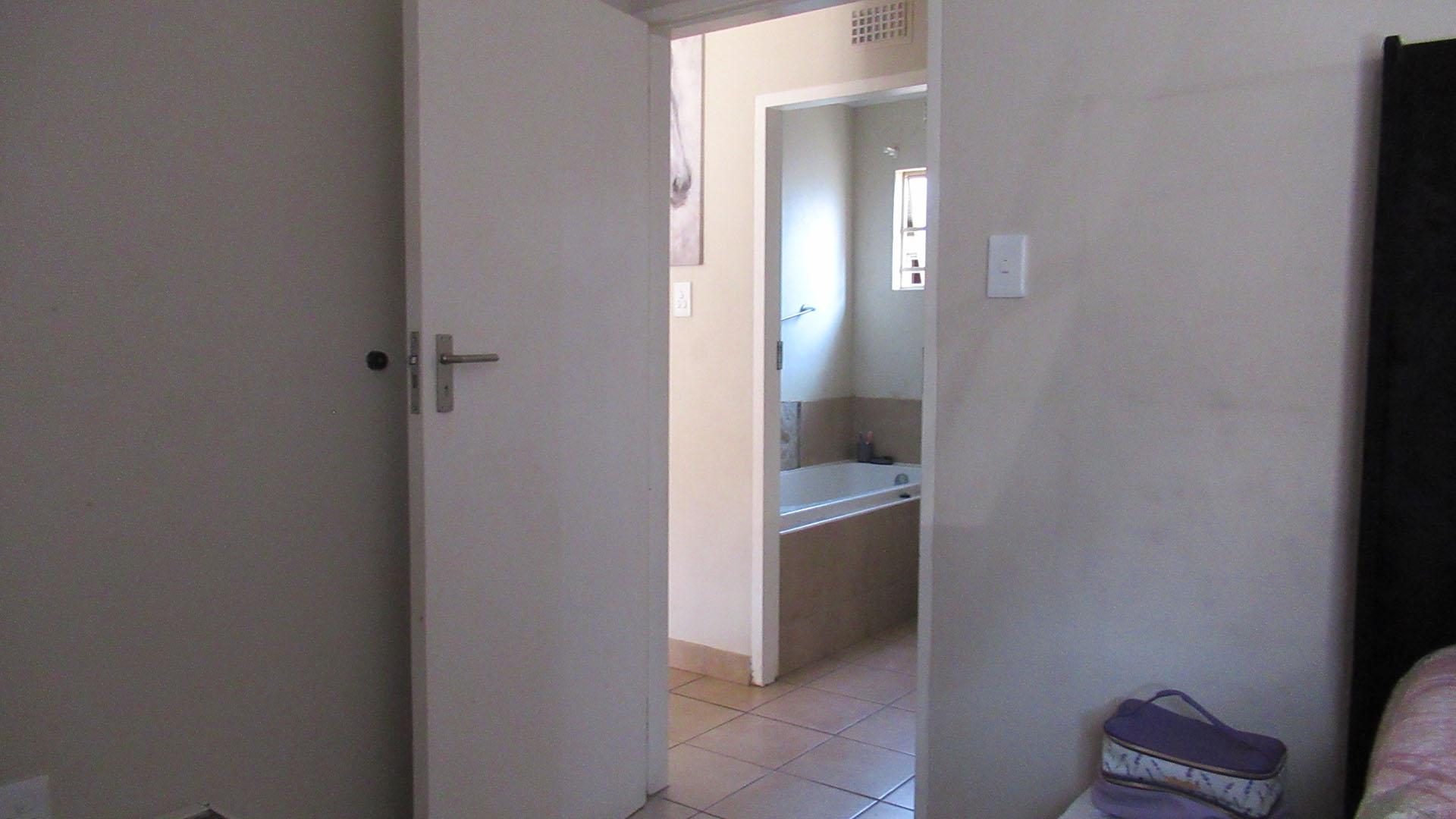 Bed Room 2 - 10 square meters of property in Palm Ridge