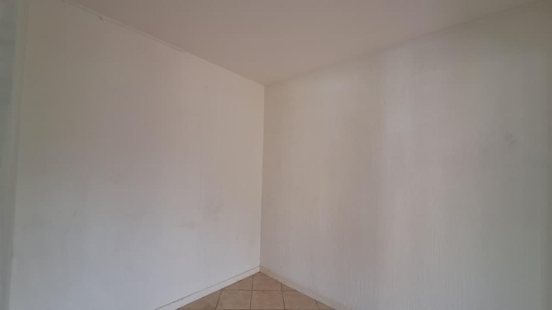 Study - 9 square meters of property in Sundowner