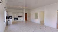 Kitchen of property in Sundowner