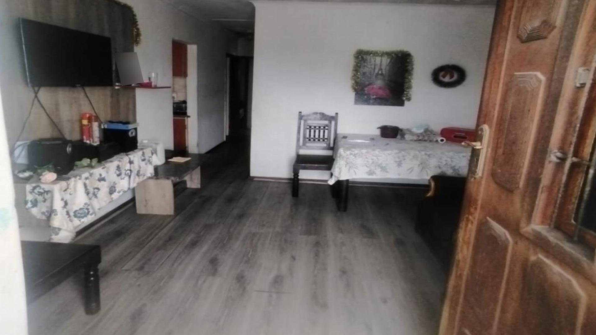 Lounges of property in Delft