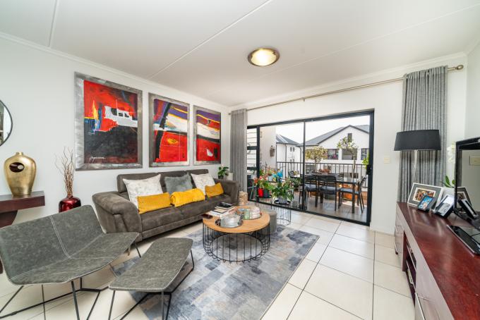 2 Bedroom Apartment  - MR715239