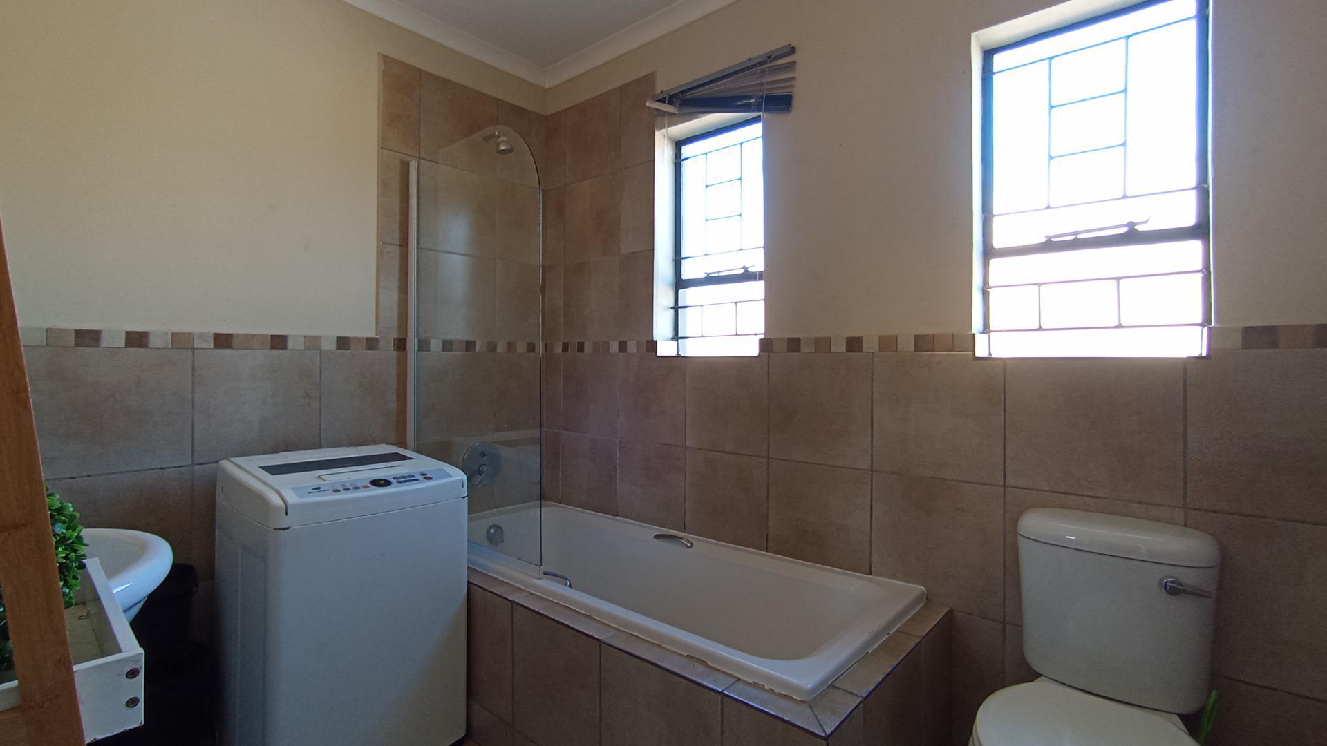 Bathroom 1 - 6 square meters of property in Kosmosdal