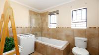 Bathroom 2 of property in Kosmosdal