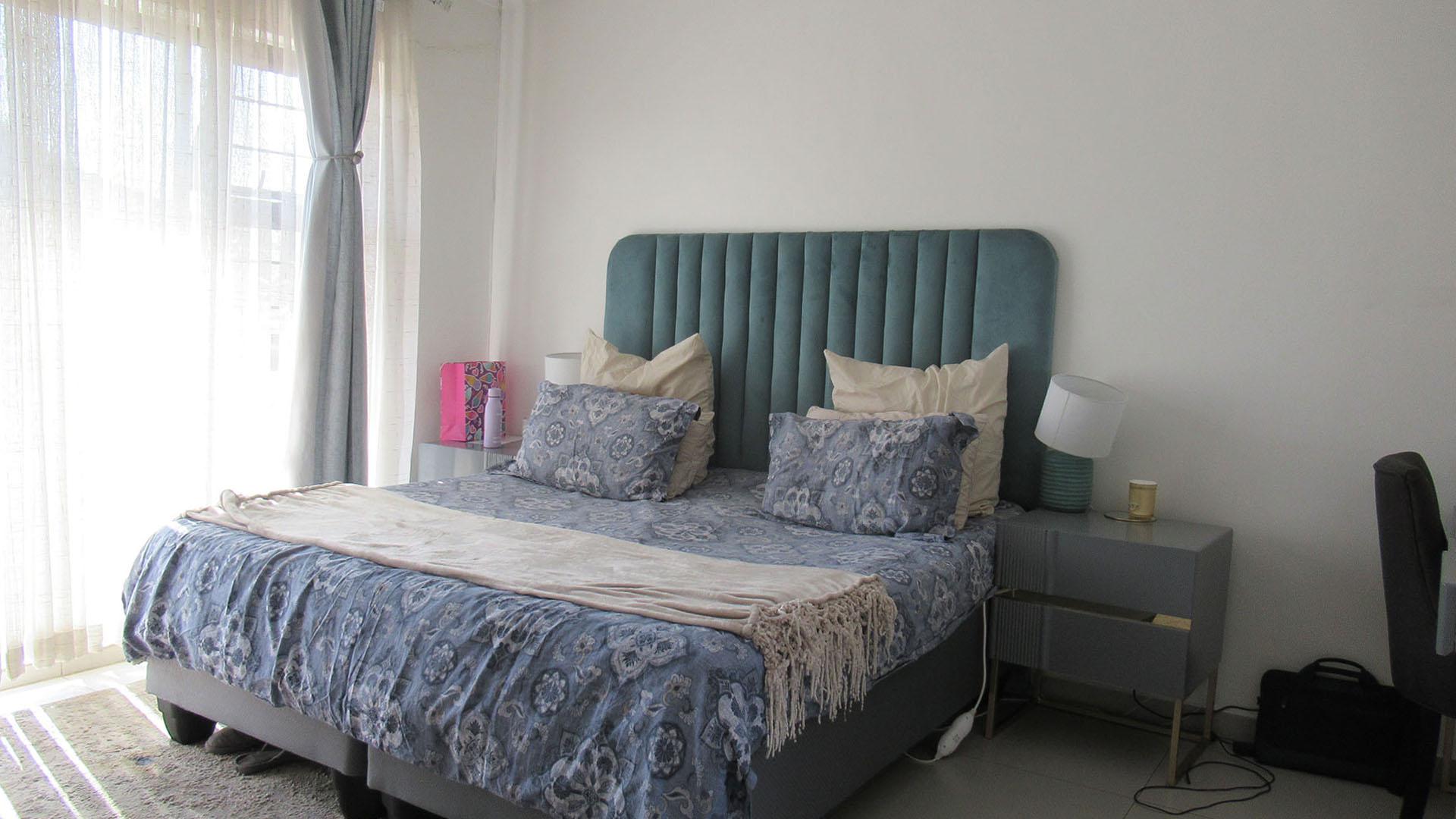 Main Bedroom - 17 square meters of property in Ruimsig