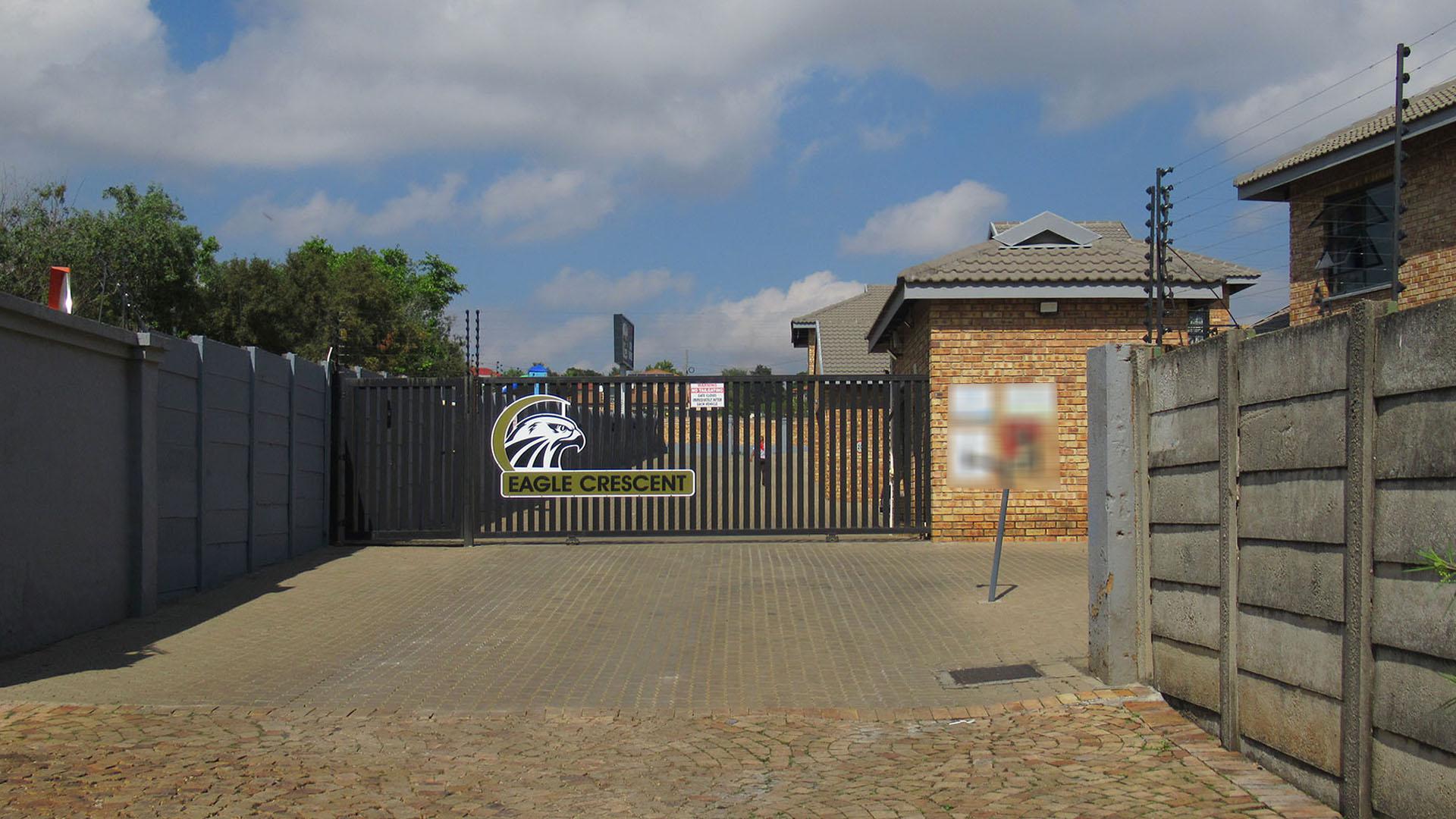 Front View of property in Ruimsig