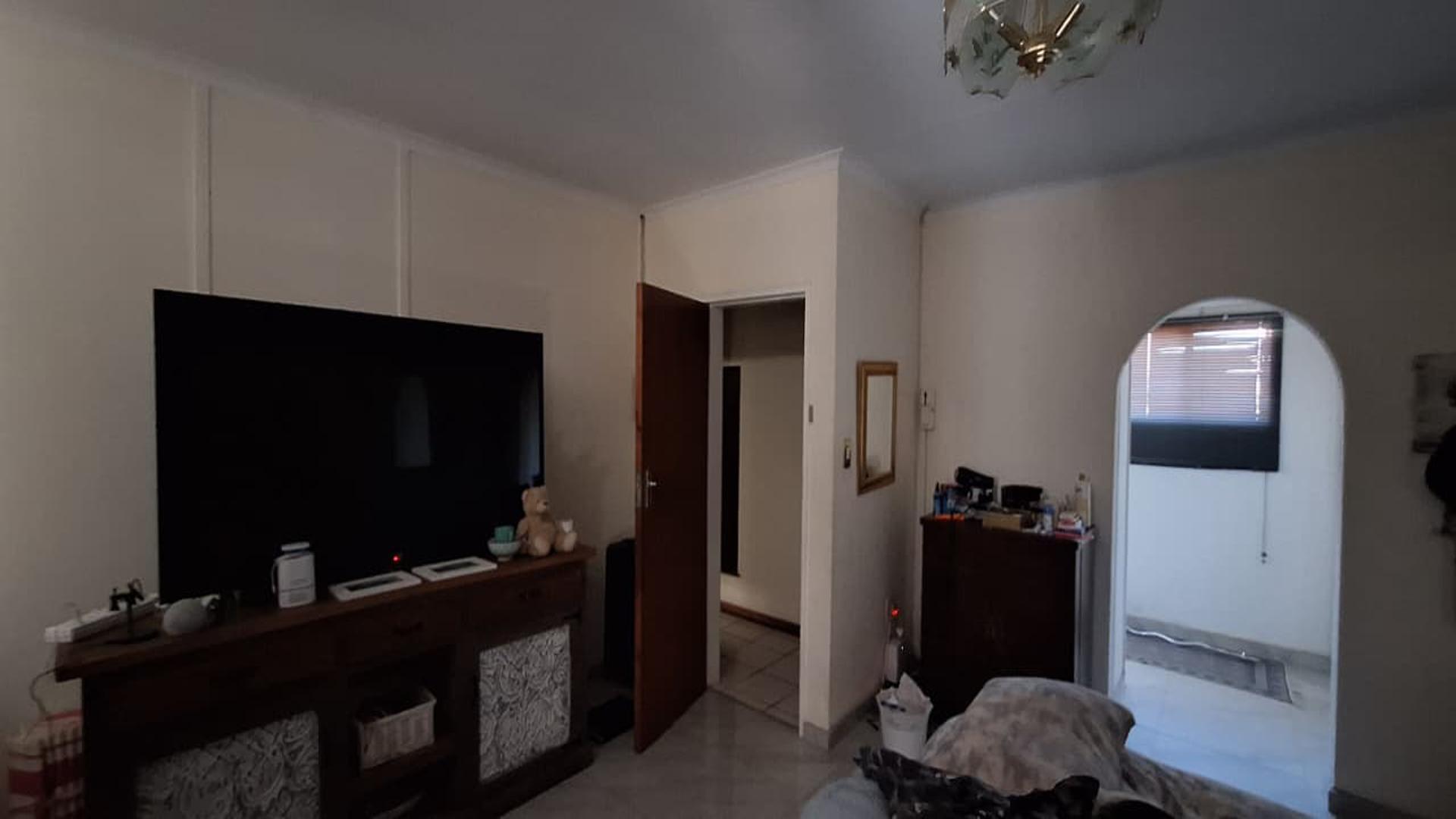 Main Bedroom - 24 square meters of property in Petersfield