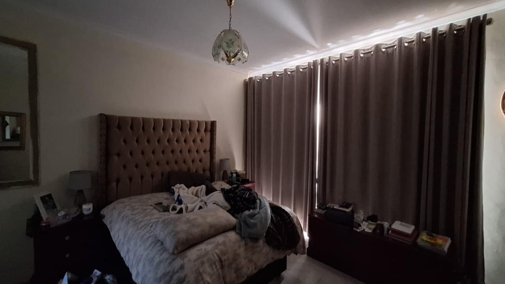 Main Bedroom - 24 square meters of property in Petersfield