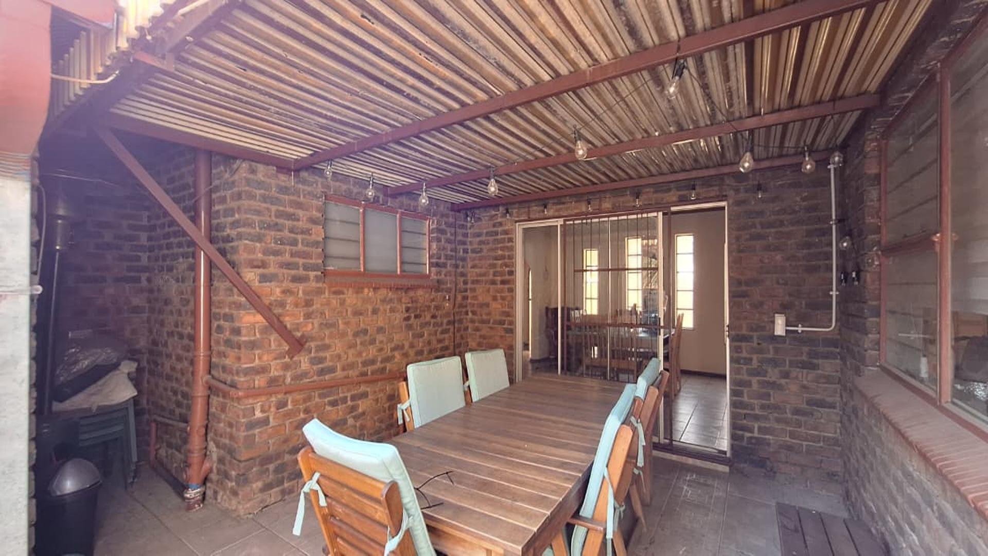 Patio - 42 square meters of property in Petersfield