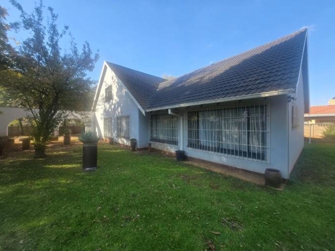 4 Bedroom House for Sale For Sale in Henley-on-Klip - MR715310