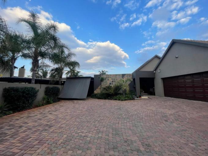 4 Bedroom House for Sale For Sale in Bendor - MR715371