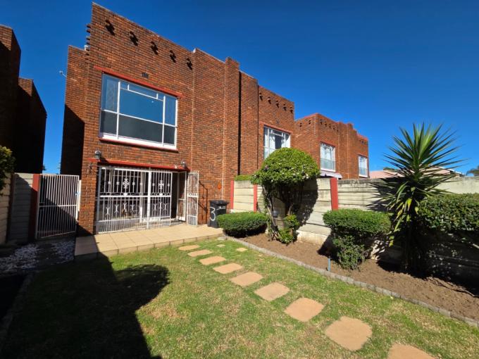 3 Bedroom Simplex for Sale For Sale in Brackenhurst - MR715375