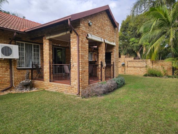 3 Bedroom Simplex for Sale For Sale in Safarituine - MR715384