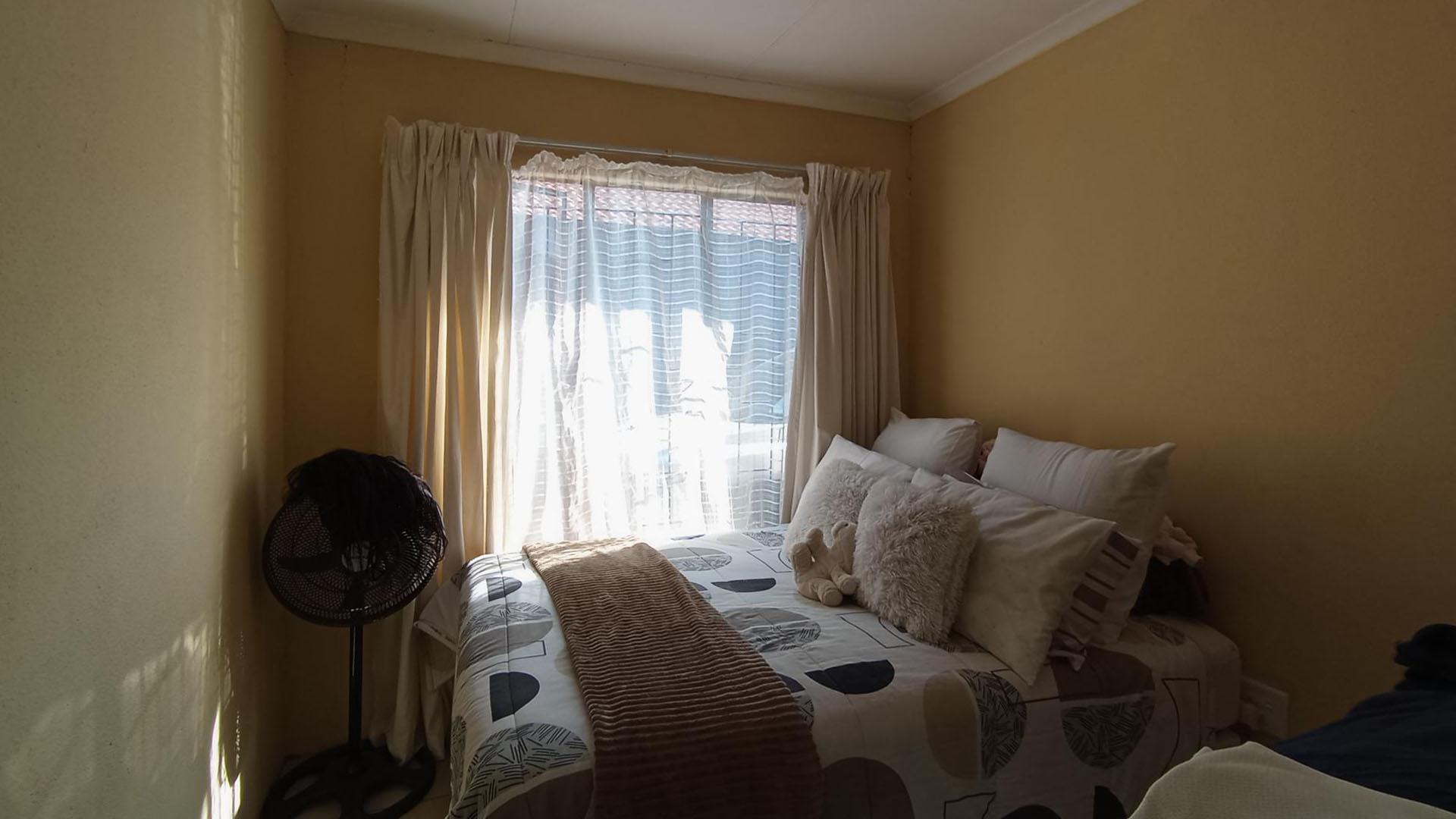 Bed Room 1 of property in Soshanguve