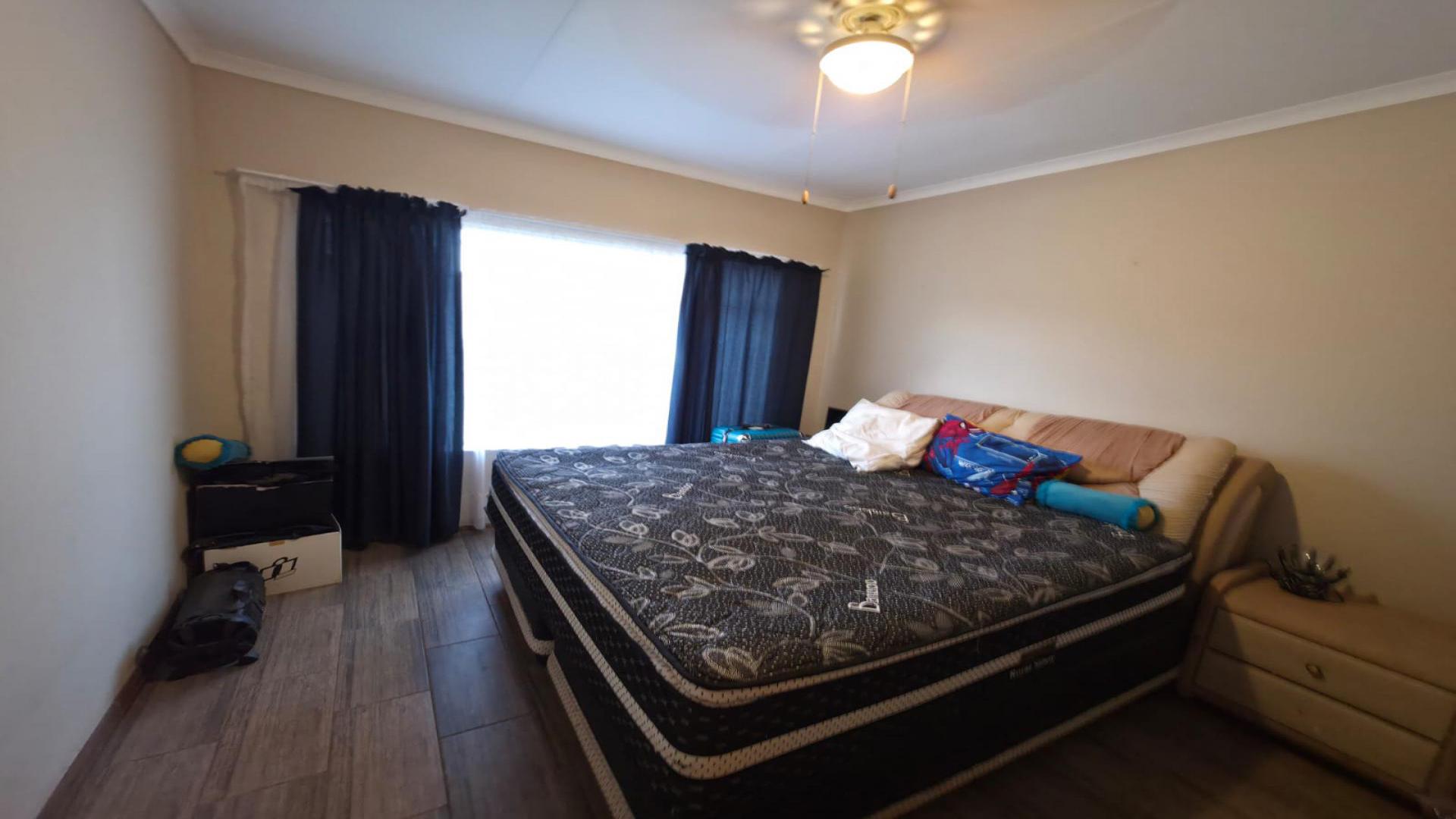 Bed Room 1 of property in Stilfontein