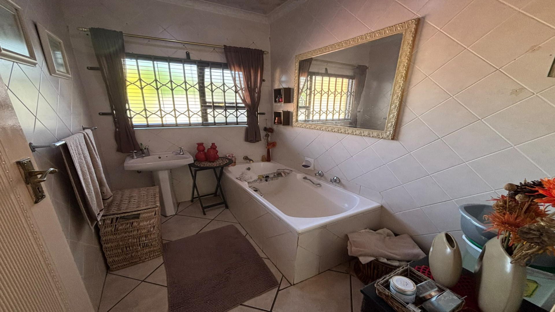 Bathroom 1 of property in Klippoortje