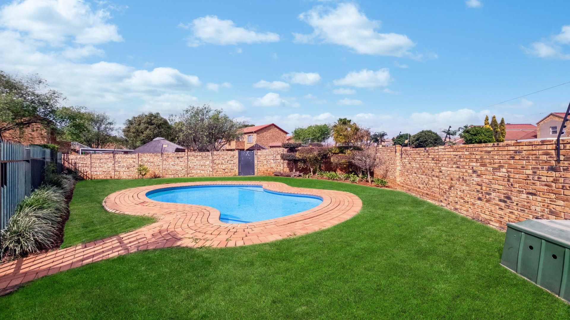Swimming Pool of property in Wilgeheuwel 