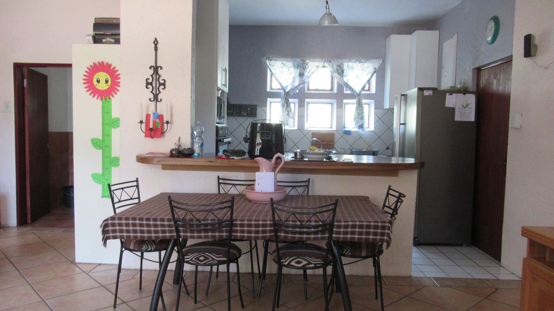 Dining Room of property in Zonnehoeve A.H.