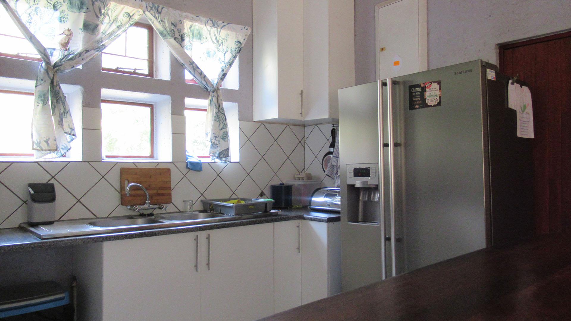 Kitchen - 10 square meters of property in Zonnehoeve A.H.