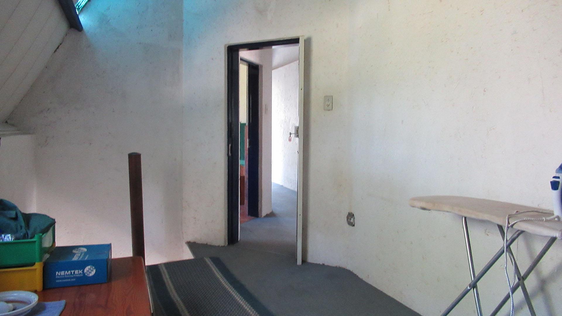 Bed Room 1 - 17 square meters of property in Zonnehoeve A.H.