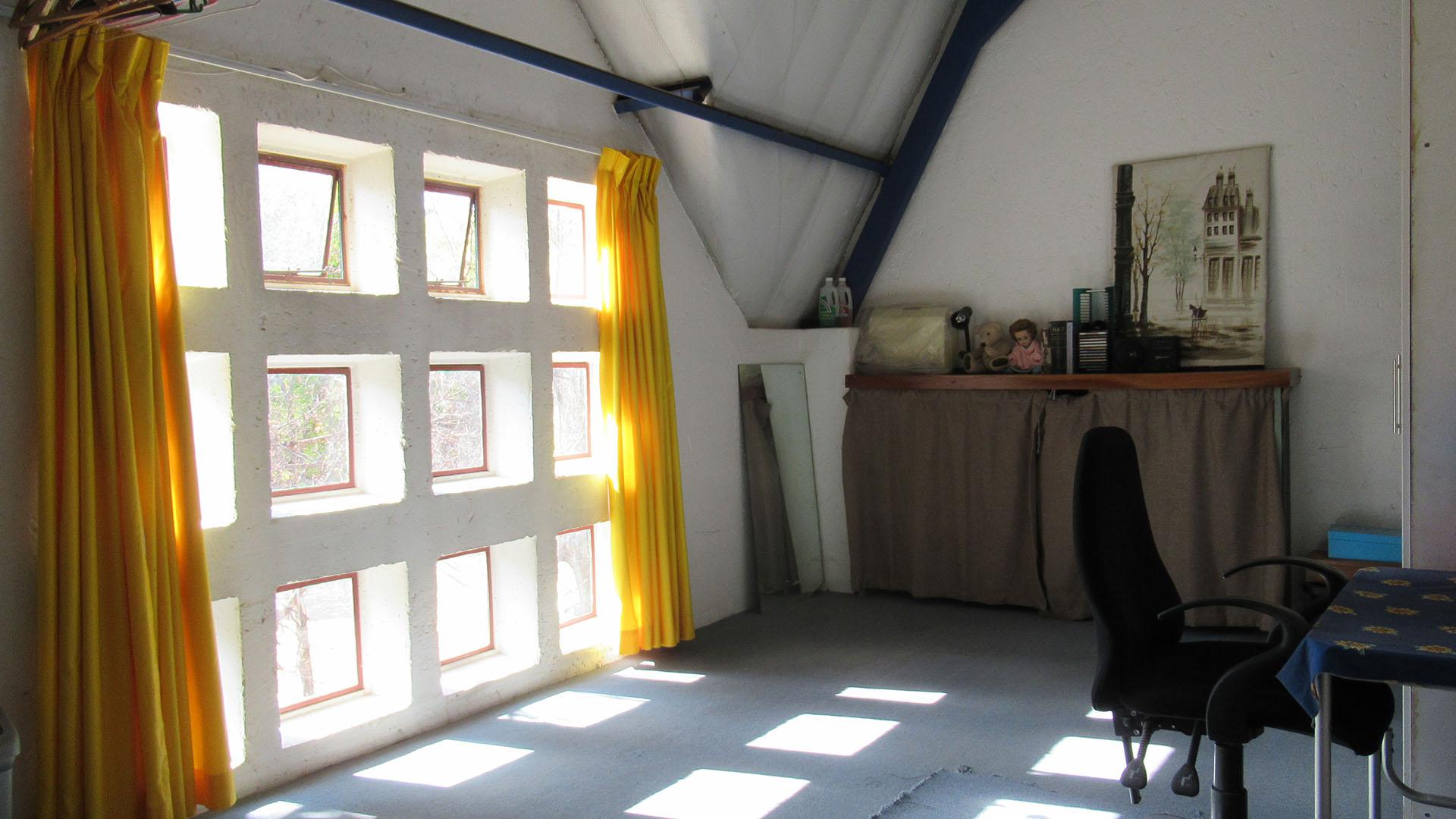 Bed Room 3 - 21 square meters of property in Zonnehoeve A.H.