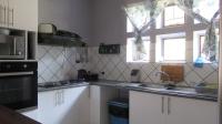 Kitchen - 10 square meters of property in Zonnehoeve A.H.